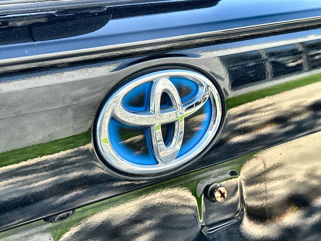 Thumbnail: 2021 Toyota RAV4 - 24