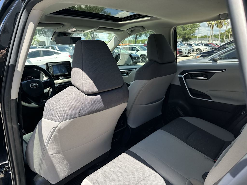 Thumbnail: 2022 Toyota RAV4 - 25