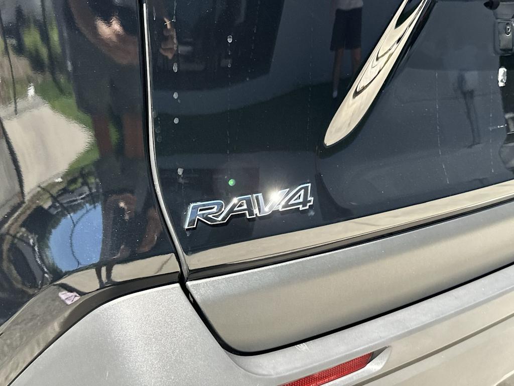 Thumbnail: 2022 Toyota RAV4 - 24