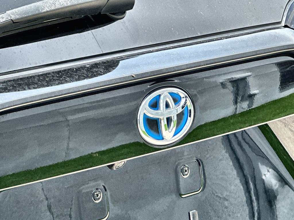 Thumbnail: 2022 Toyota RAV4 - 24
