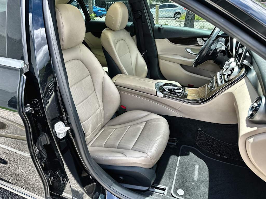 Thumbnail: 2015 Mercedes-Benz C-Class - 20