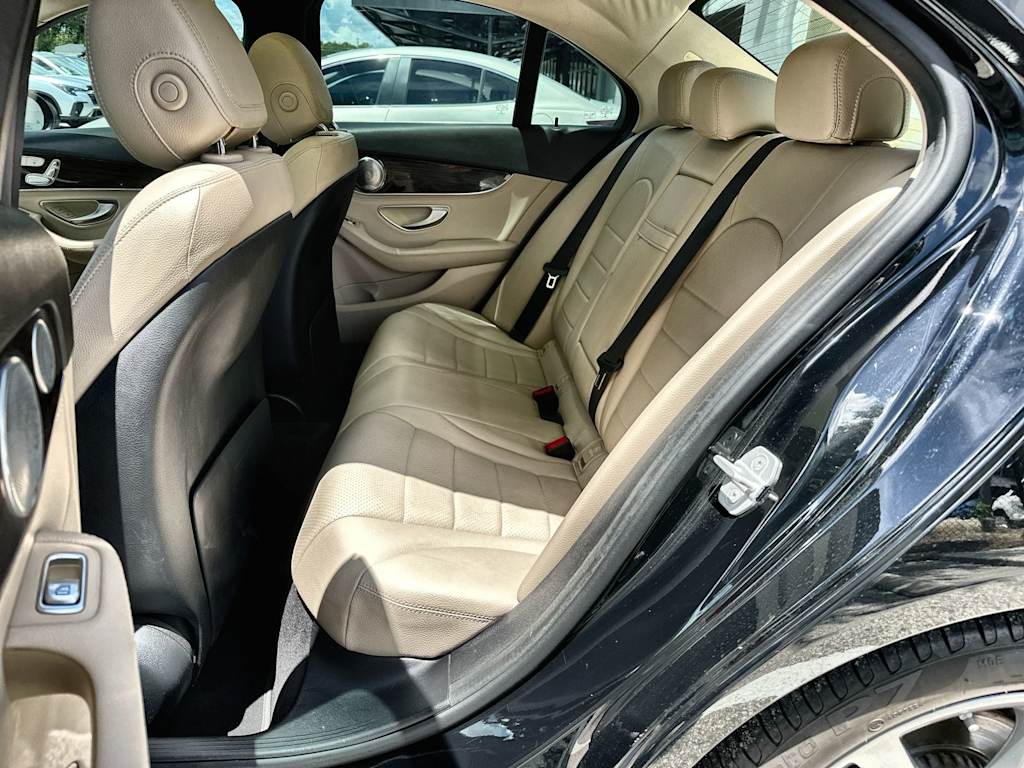 Thumbnail: 2015 Mercedes-Benz C-Class - 12
