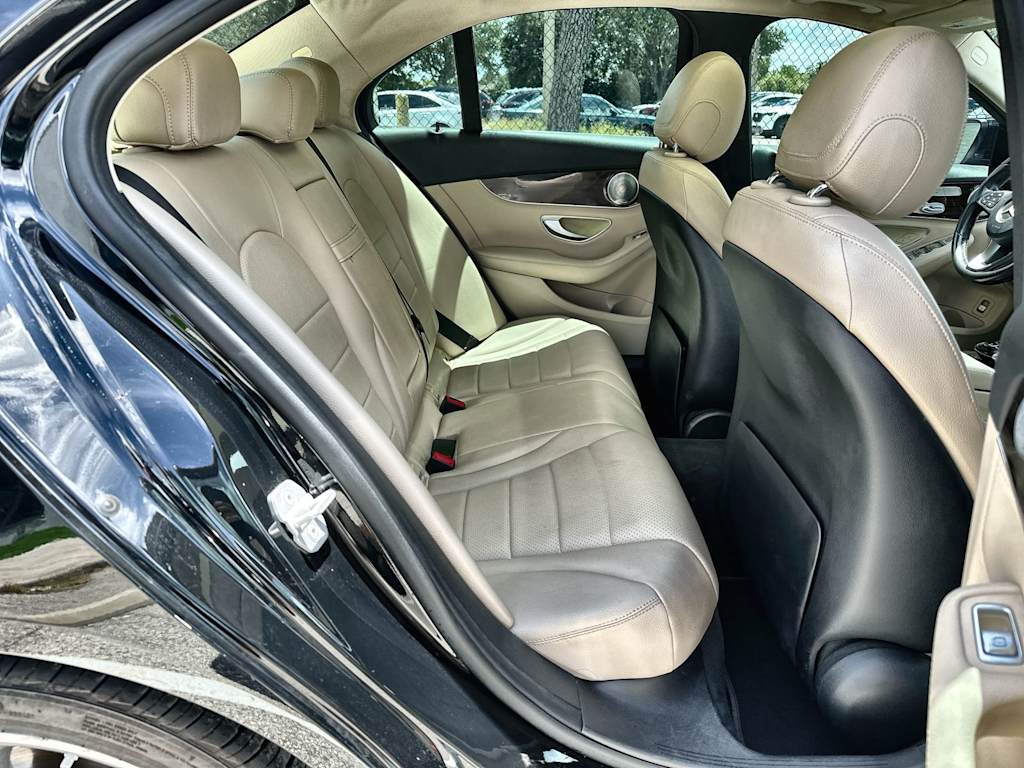 Thumbnail: 2015 Mercedes-Benz C-Class - 25