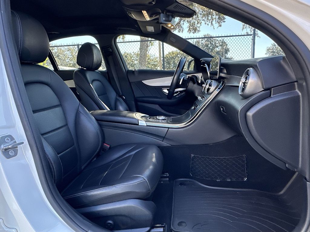 Thumbnail: 2020 Mercedes-Benz C-Class - 19