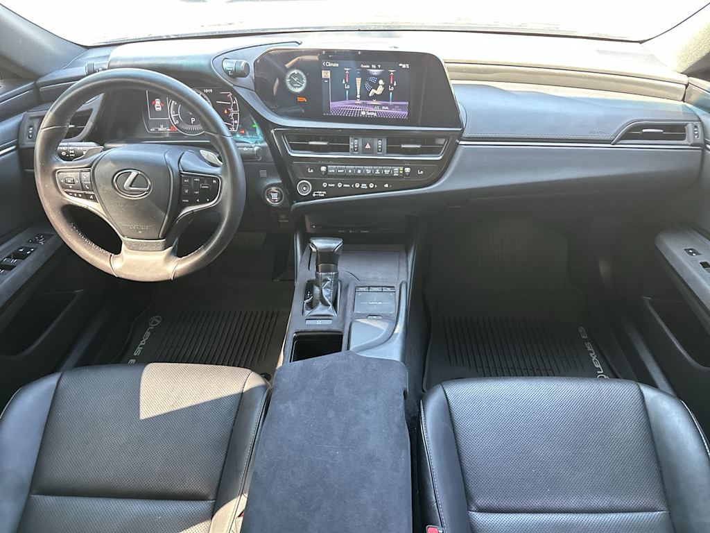 Thumbnail: 2022 Lexus ES - 2