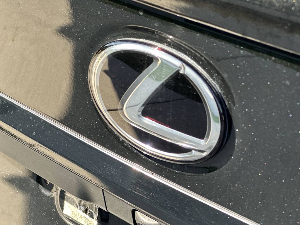 Thumbnail: 2022 Lexus ES - 6