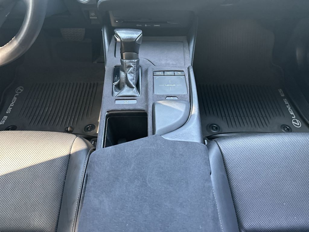 Thumbnail: 2022 Lexus ES - 14