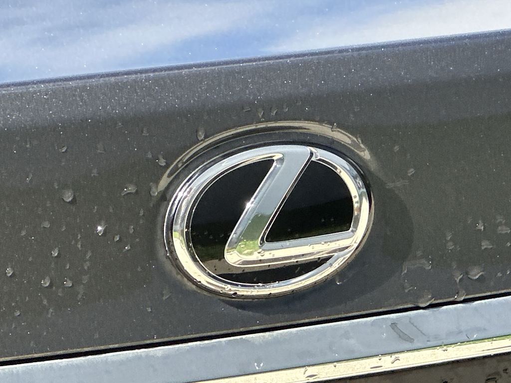 Thumbnail: 2023 Lexus ES - 23