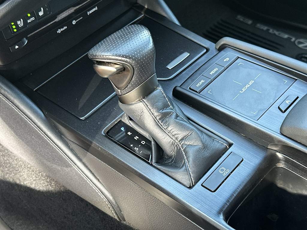 Thumbnail: 2022 Lexus ES - 14