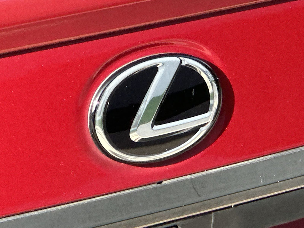 Thumbnail: 2022 Lexus ES - 23