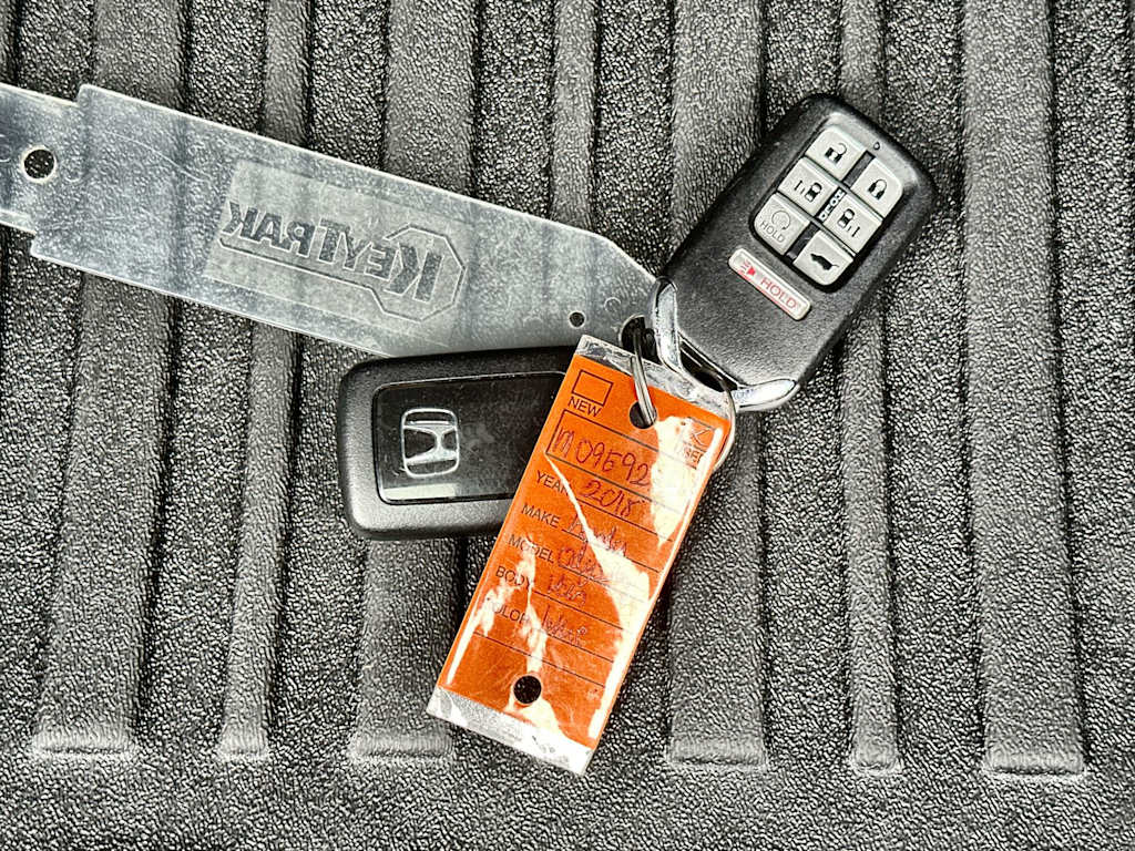 Thumbnail: 2018 Honda Odyssey - 17