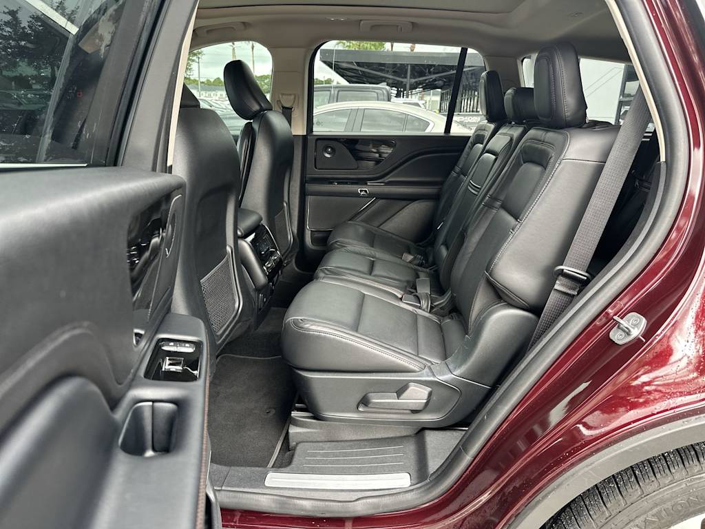 Thumbnail: 2021 Lincoln Aviator - 12