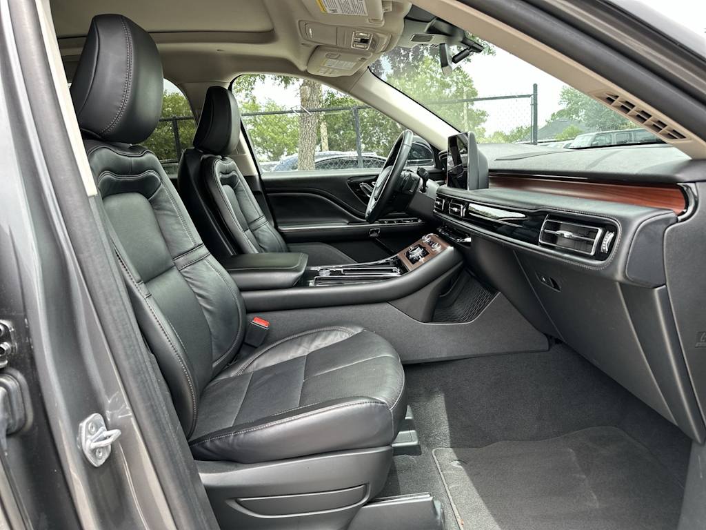 Thumbnail: 2023 Lincoln Aviator - 10