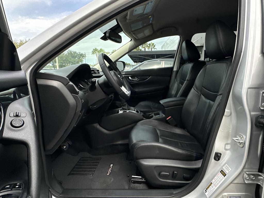 Thumbnail: 2018 Nissan Rogue - 11