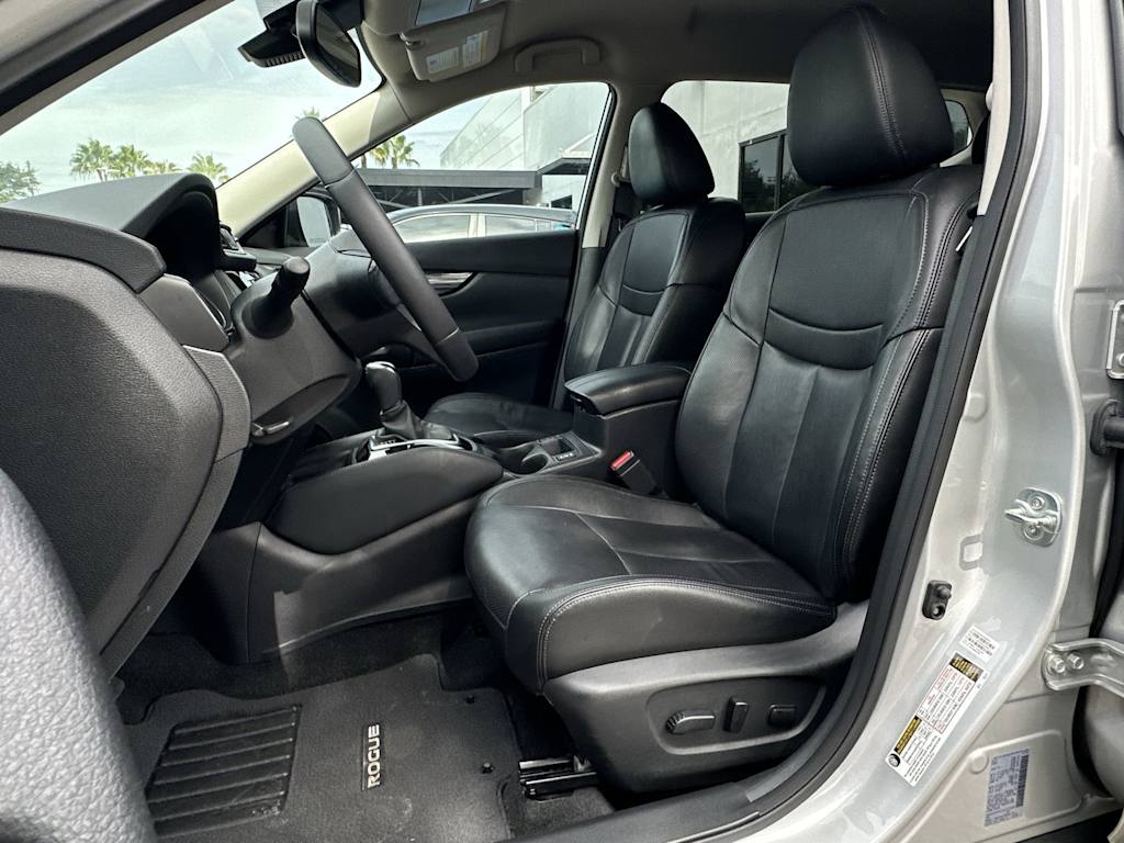 Thumbnail: 2018 Nissan Rogue - 12