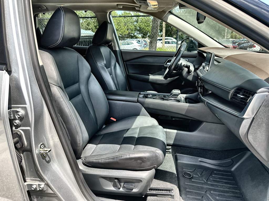 Thumbnail: 2021 Nissan Rogue - 21