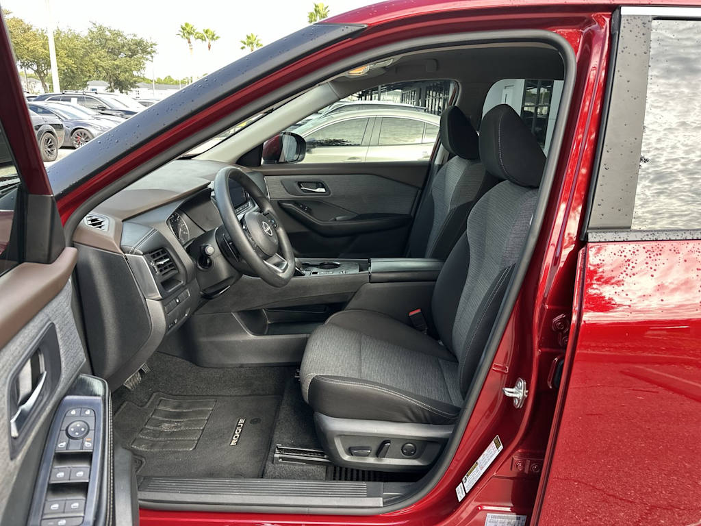 Thumbnail: 2023 Nissan Rogue - 10