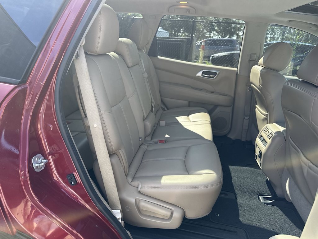 Thumbnail: 2017 Nissan Pathfinder - 19