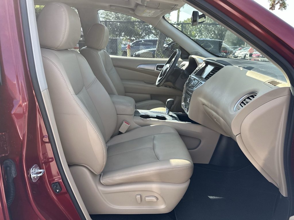 Thumbnail: 2017 Nissan Pathfinder - 12
