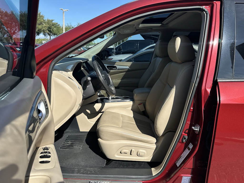 Thumbnail: 2017 Nissan Pathfinder - 17
