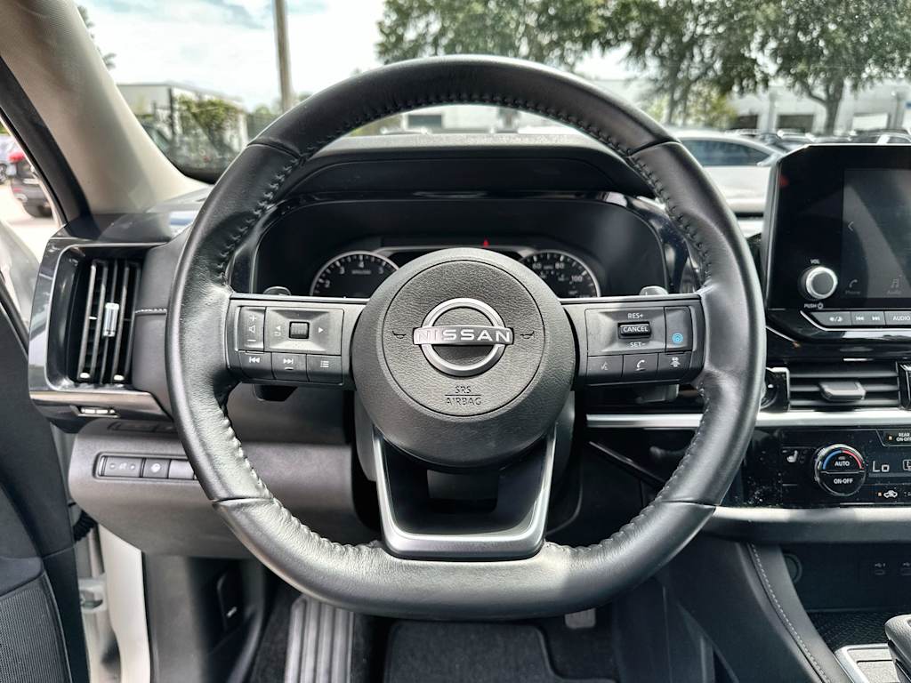 Thumbnail: 2024 Nissan Pathfinder - 10