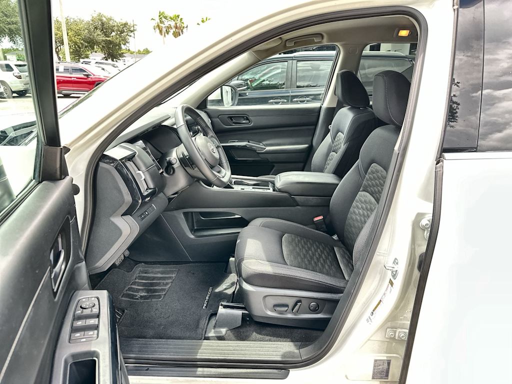 Thumbnail: 2024 Nissan Pathfinder - 11