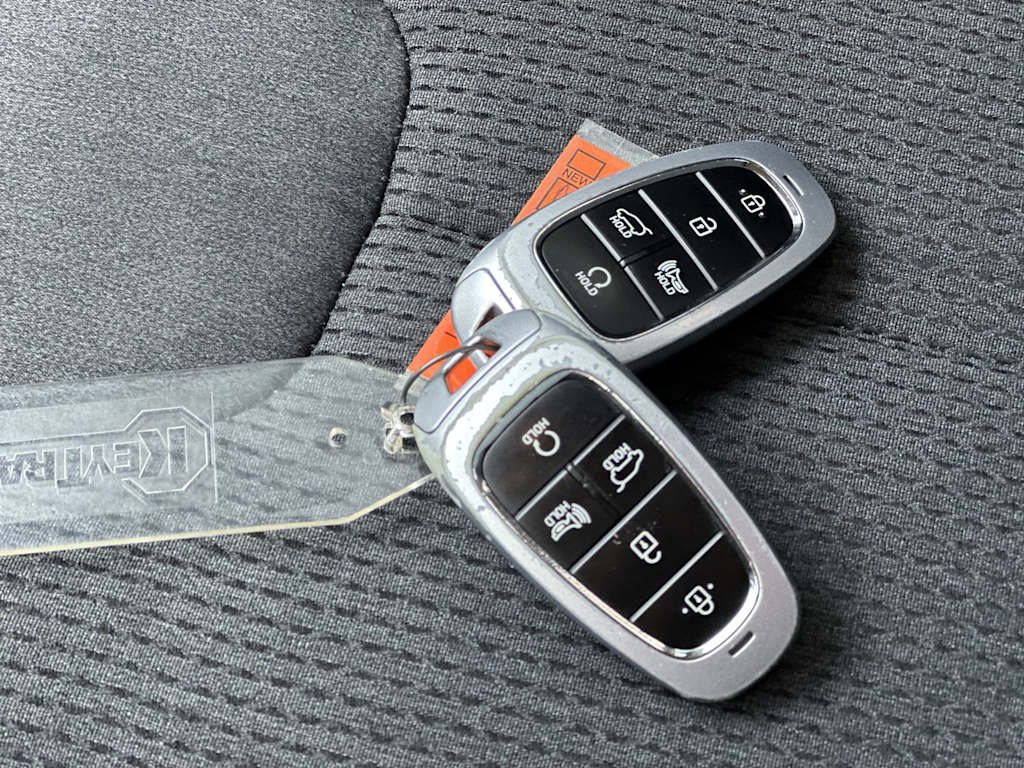 Thumbnail: 2023 Hyundai Santa Fe - 16
