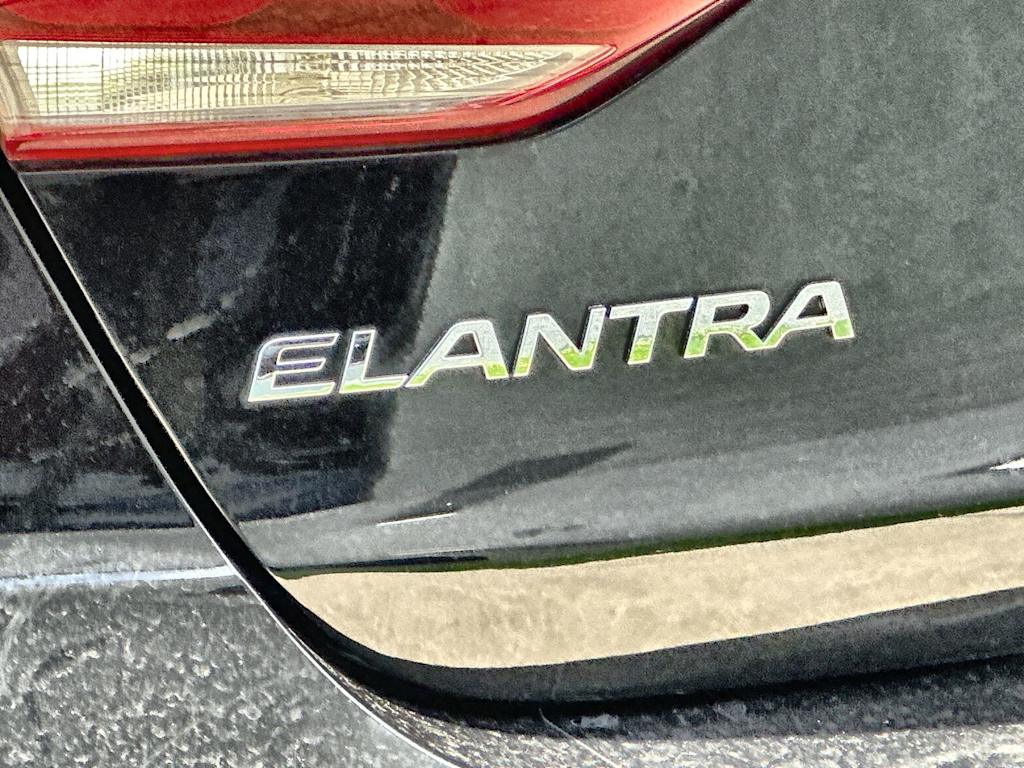 Thumbnail: 2018 Hyundai Elantra - 6
