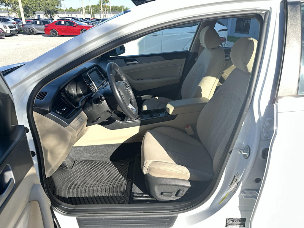 Thumbnail: 2019 Hyundai Sonata - 10