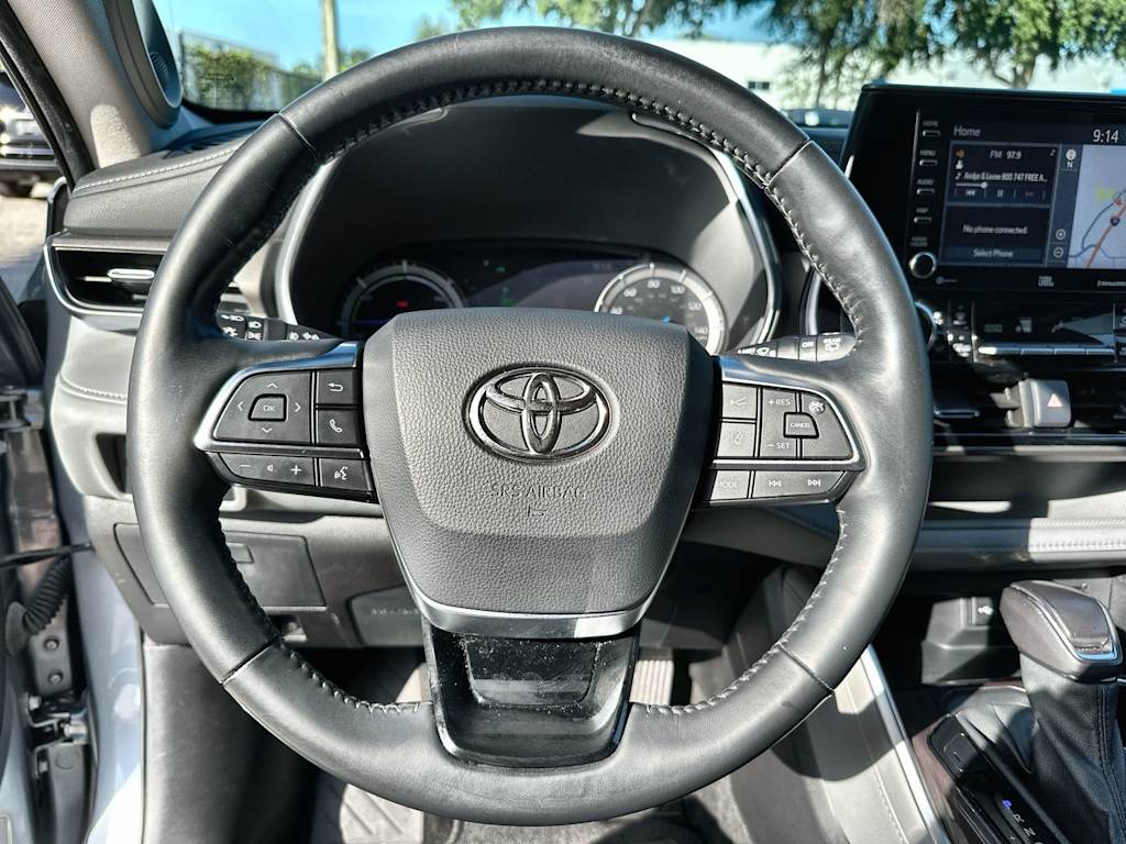 Thumbnail: 2021 Toyota Highlander - 10