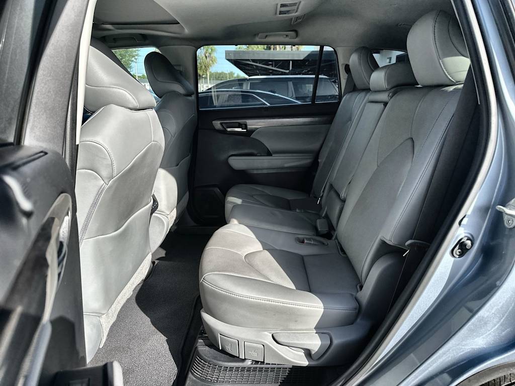 Thumbnail: 2021 Toyota Highlander - 13