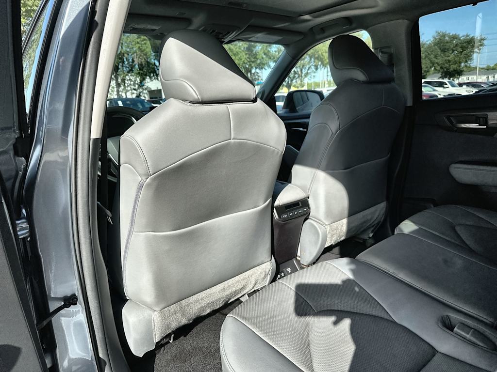 Thumbnail: 2021 Toyota Highlander - 25