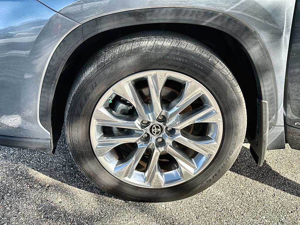 Thumbnail: 2021 Toyota Highlander - 8