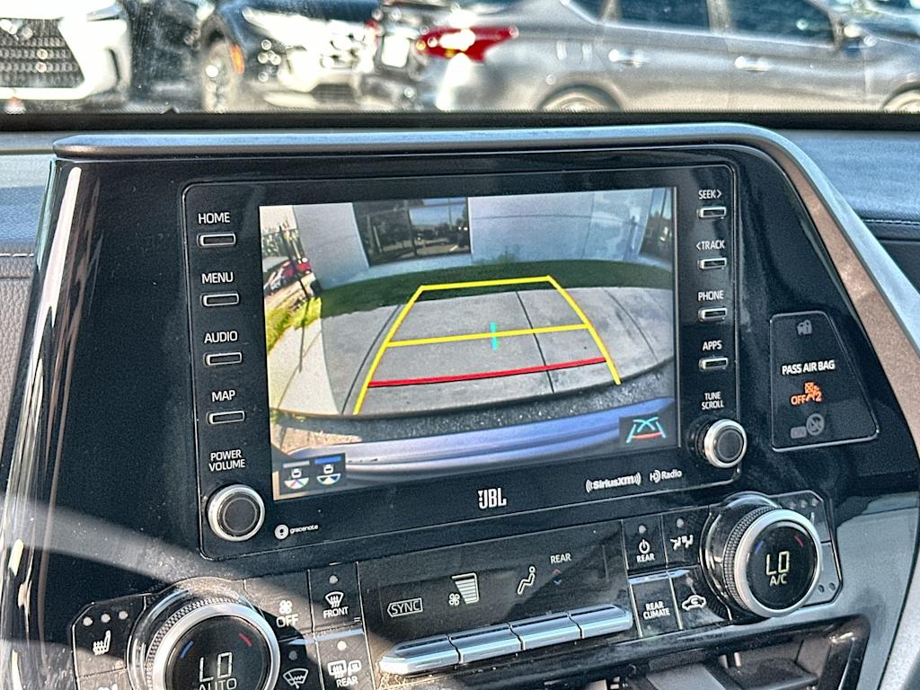 Thumbnail: 2021 Toyota Highlander - 14