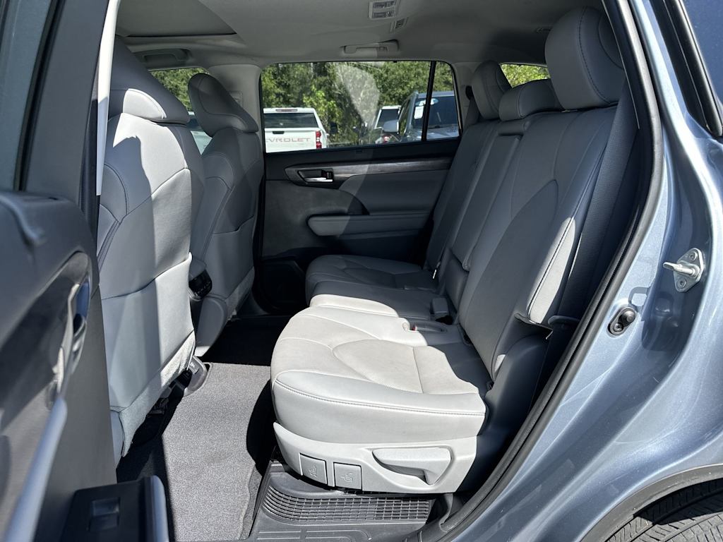 Thumbnail: 2021 Toyota Highlander - 13