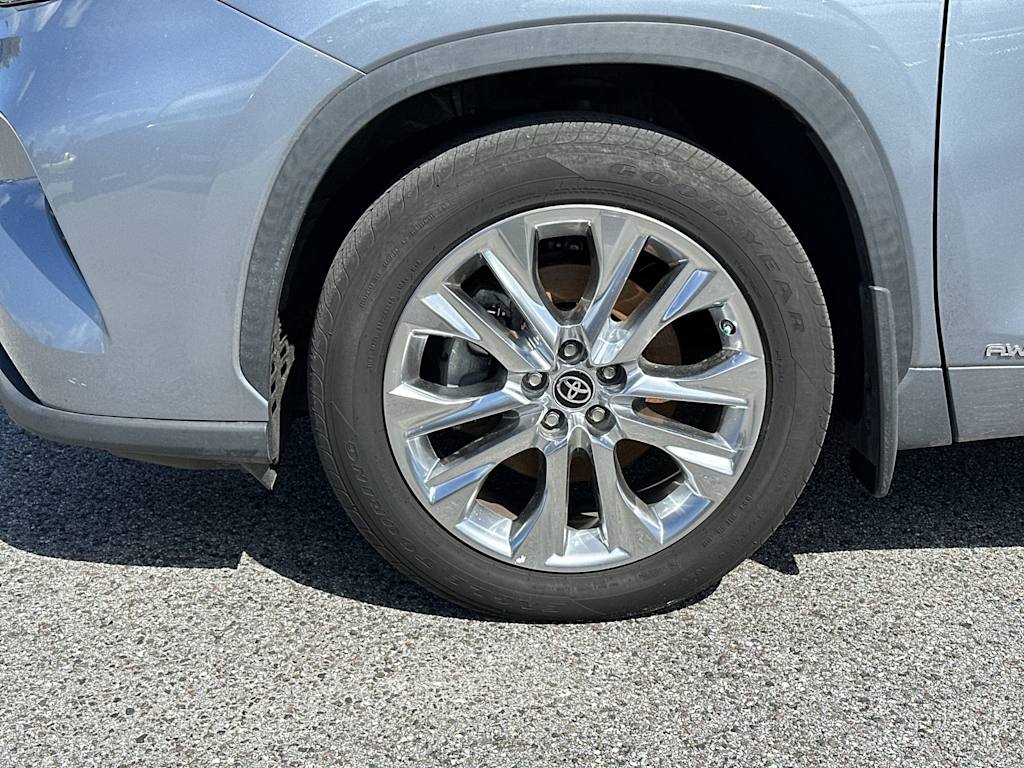 Thumbnail: 2021 Toyota Highlander - 8