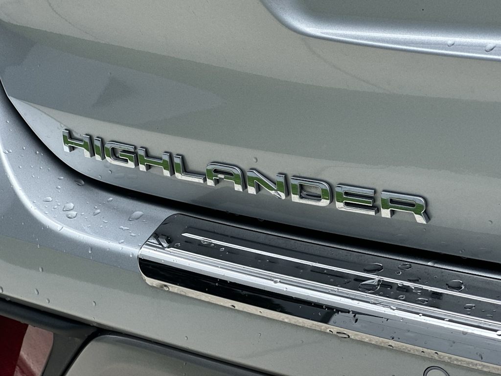Thumbnail: 2021 Toyota Highlander - 6