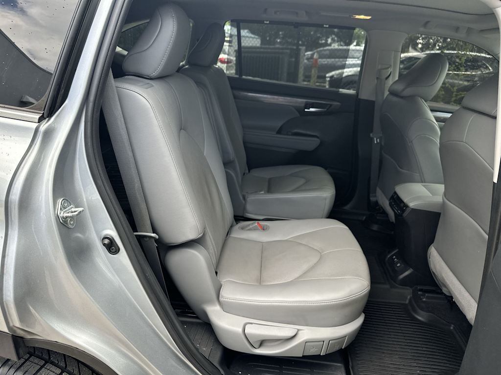 Thumbnail: 2021 Toyota Highlander - 19