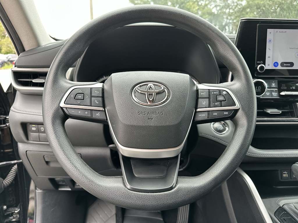Thumbnail: 2023 Toyota Highlander - 8