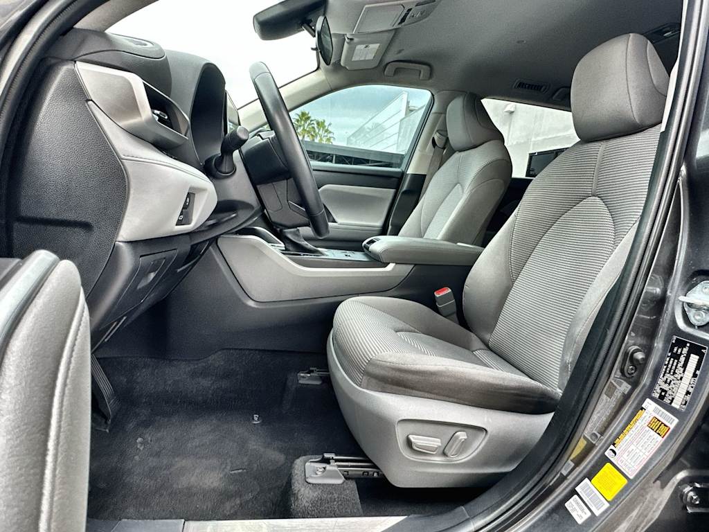 Thumbnail: 2023 Toyota Highlander - 12