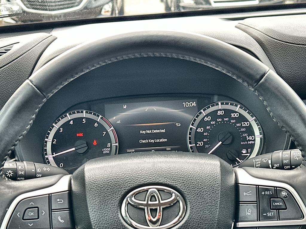 Thumbnail: 2023 Toyota Highlander - 15