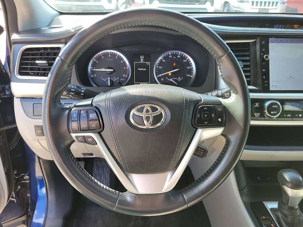 2016 Toyota Highlander XLE 21