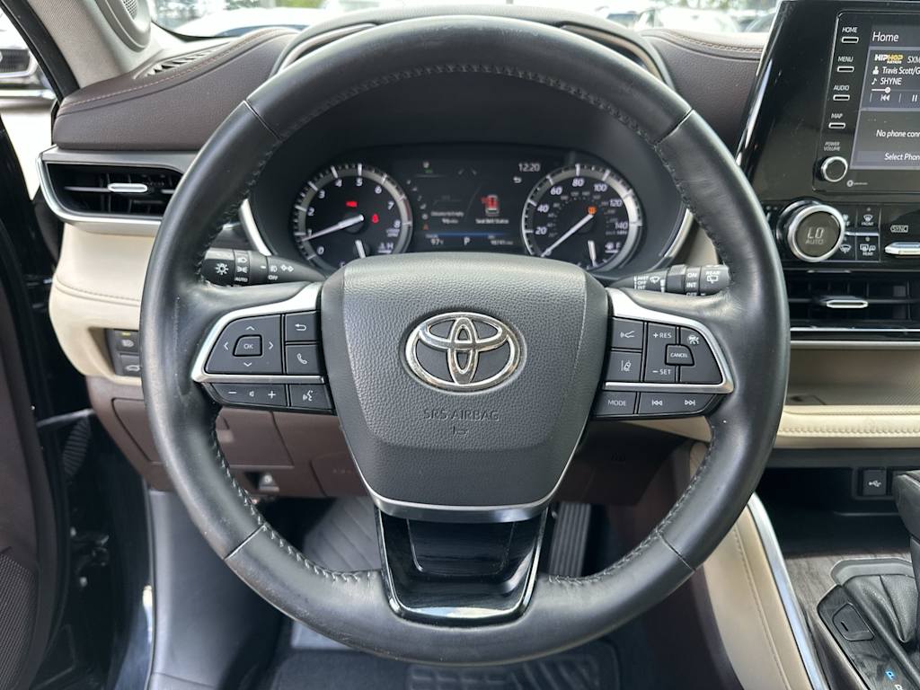 Thumbnail: 2021 Toyota Highlander - 10