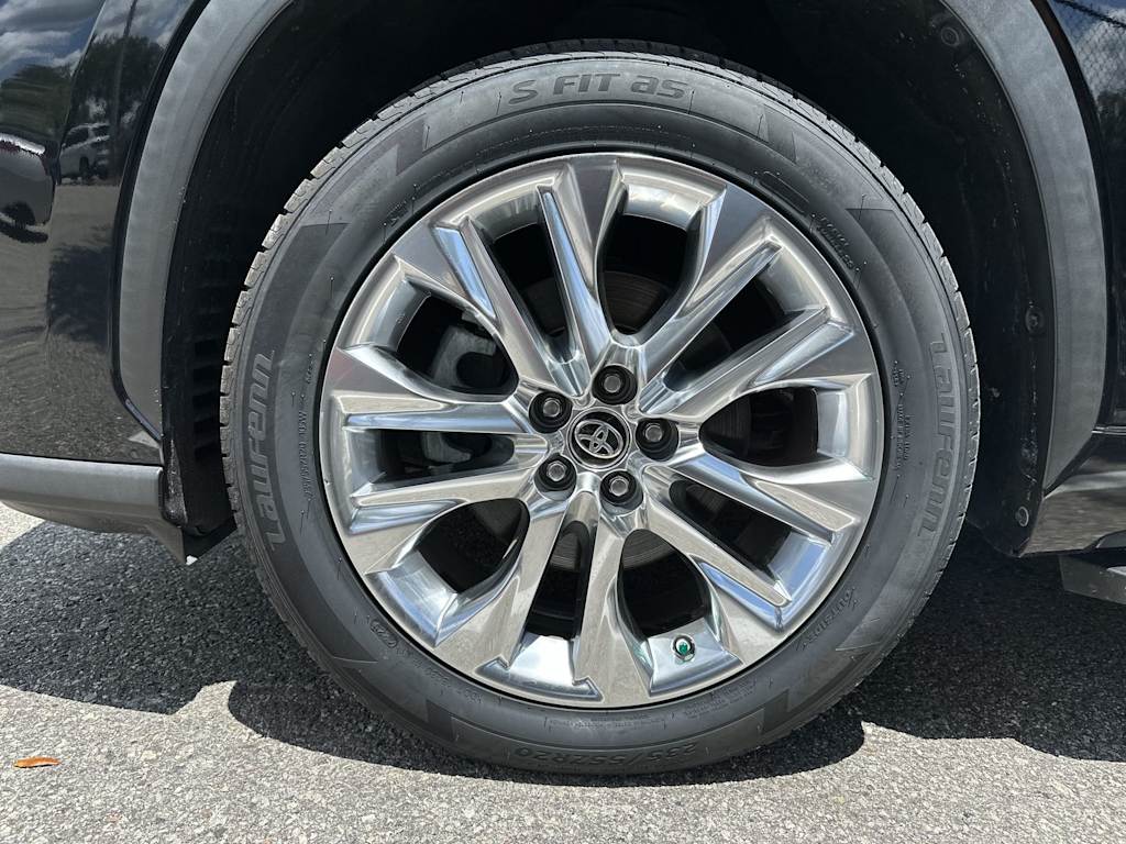 Thumbnail: 2021 Toyota Highlander - 8