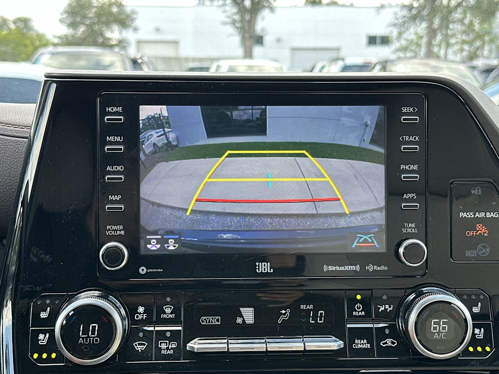 Thumbnail: 2021 Toyota Highlander - 14