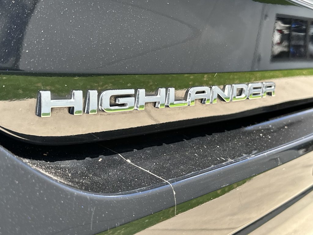 Thumbnail: 2021 Toyota Highlander - 7