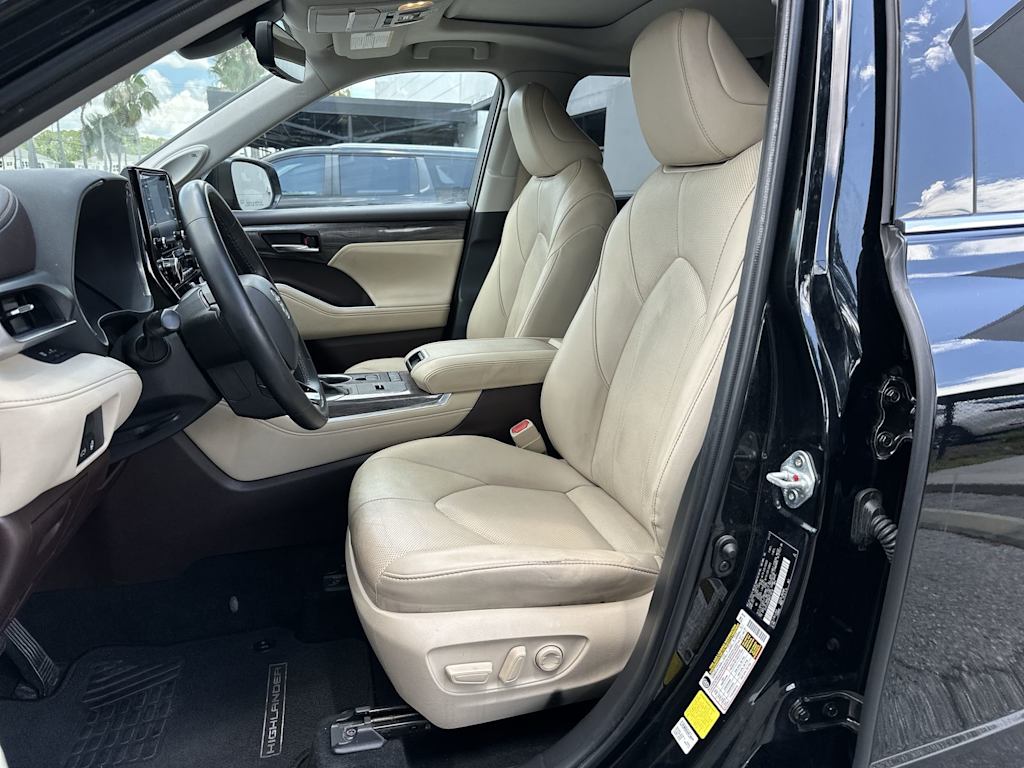 Thumbnail: 2021 Toyota Highlander - 12
