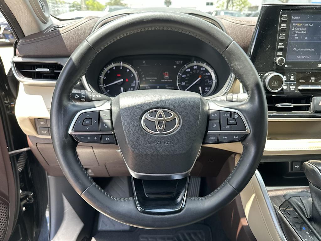 Thumbnail: 2021 Toyota Highlander - 2