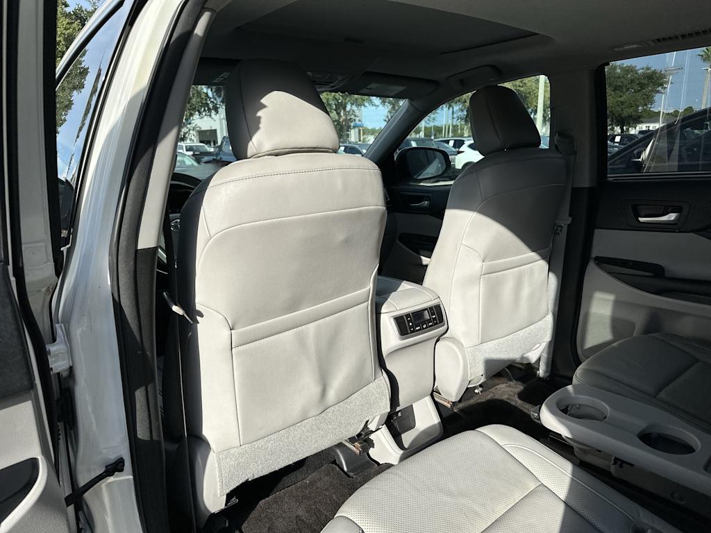 Thumbnail: 2017 Toyota Highlander - 24