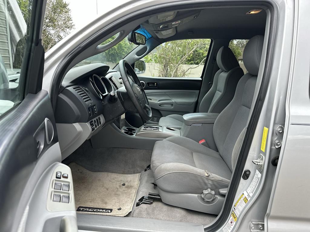 Thumbnail: 2010 Toyota Tacoma - 11